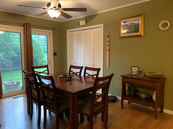5th image of 275 College Heights Dr