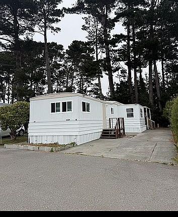 2nd image of 5529 Paradise Ln