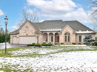 14255 Woodmount Dr, Brookfield, WI 53005