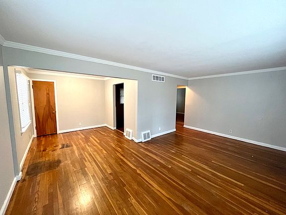 4th image of 10405 Ewell Dr