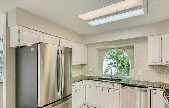 4th image of 4678 Essex Ct