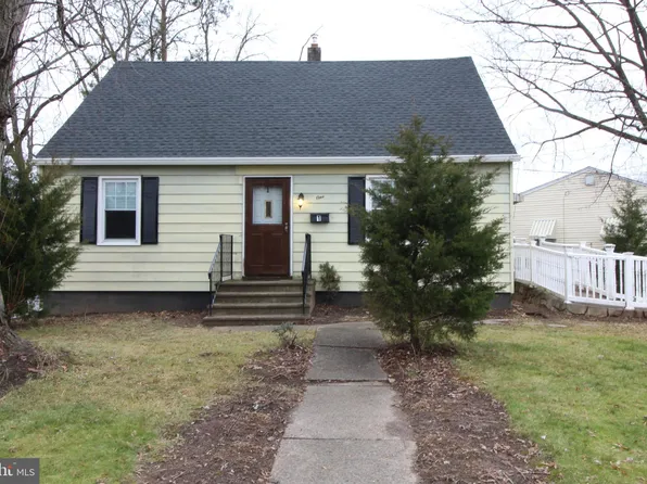 1 Locust Rd, Bordentown, NJ 08505