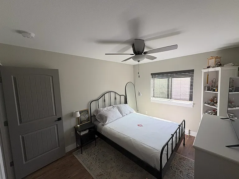 520 W 4th St #2 — Photo 17