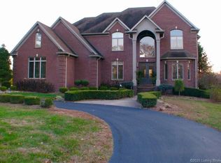 4001 Woodstone Dr, Floyds Knobs, IN 47119