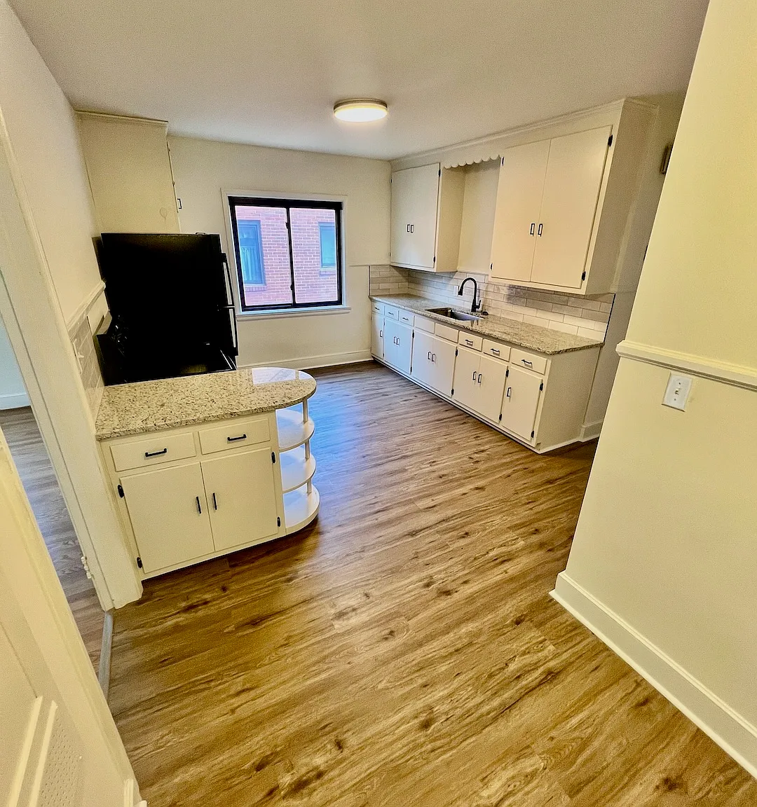 1 bed, $995 — Photo 3