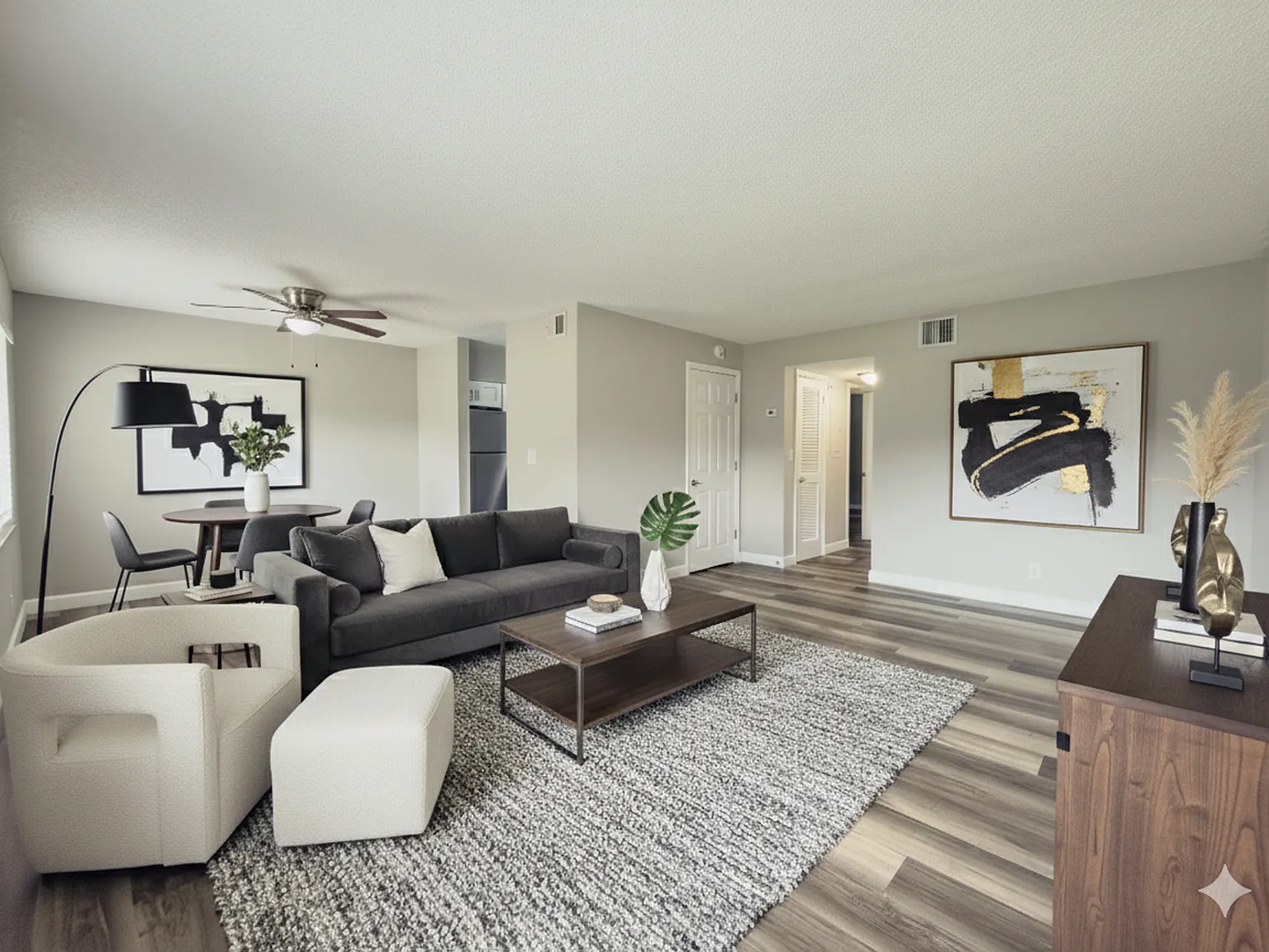 Carriage House — Photo 4
