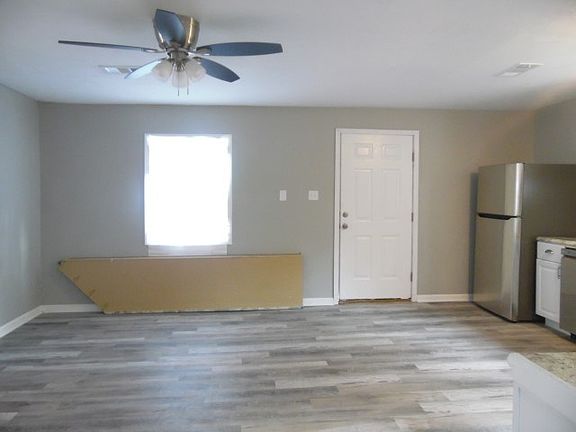 5th image of 2940 Park Ave #38