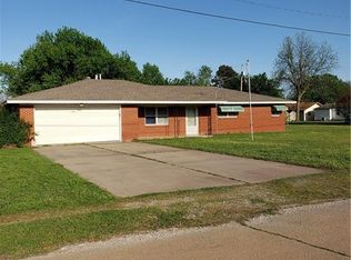 102 S Cedar St, Crescent, OK 73028