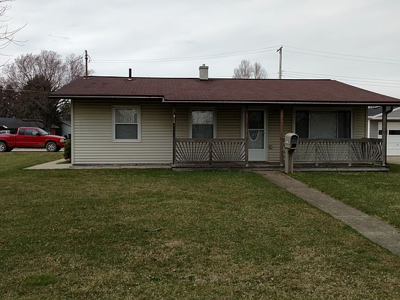 3rd image of 2096 Rosewood Dr