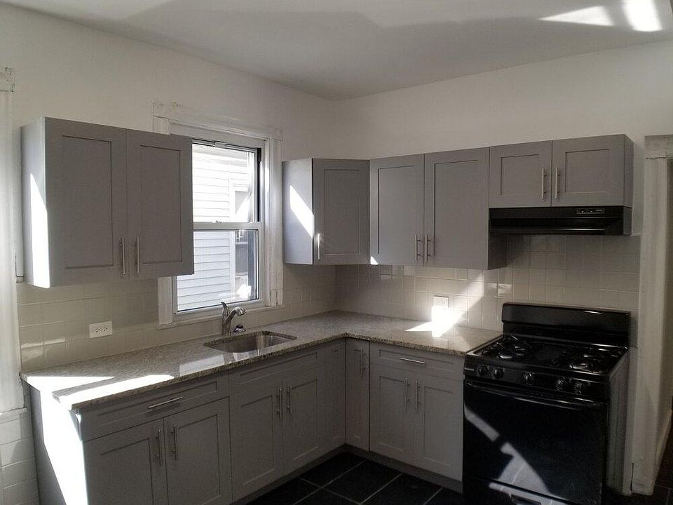 1st image of 80 N 19th St #2