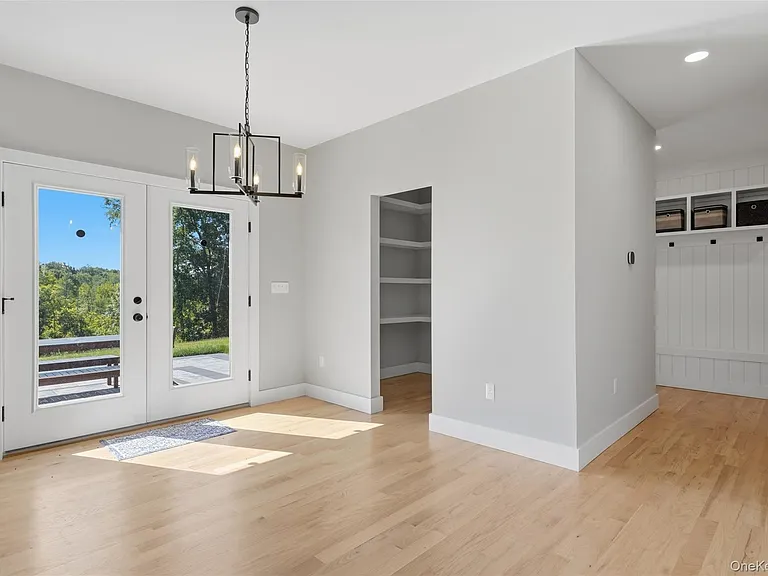 112 Pine Grove Rd — Photo 9