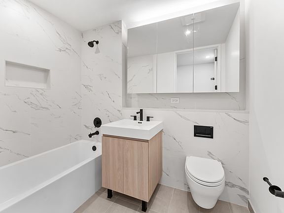 5th image of 710 Metropolitan Ave APT 3L