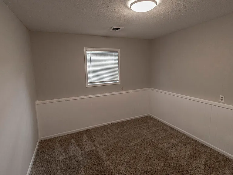 2916 Leeway Dr #B — Photo 9