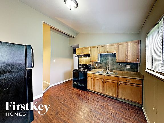 3rd image of 1375 Saint Anthony Ln