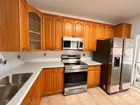 2135 Madeira Dr, Fort Lauderdale, FL 33327