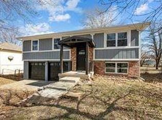 104 N Washington St, Spring Hill, KS 66083