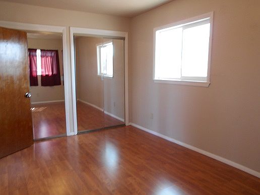 3rd image of 615 E Arroyo Ave