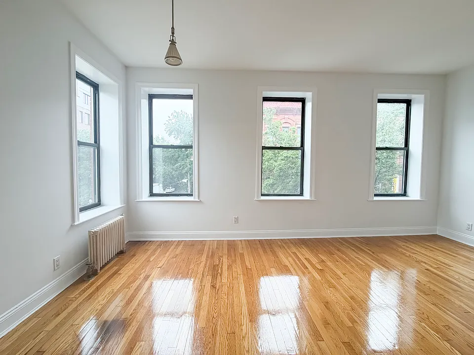 307 Hancock St #2