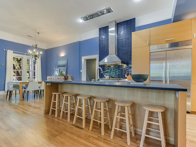 2109 Nickerson St — Photo 5