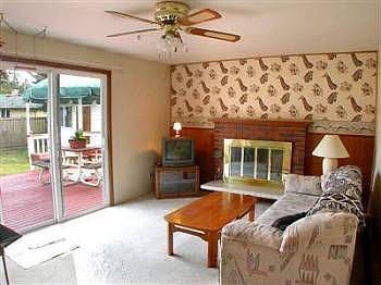 4th image of 2823 205th Pl SW