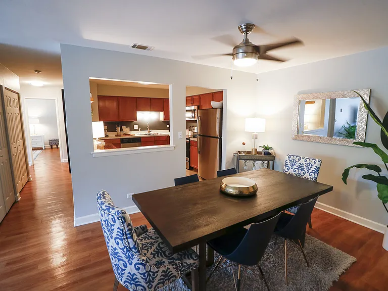 Farmingdale Apartments — Photo 18