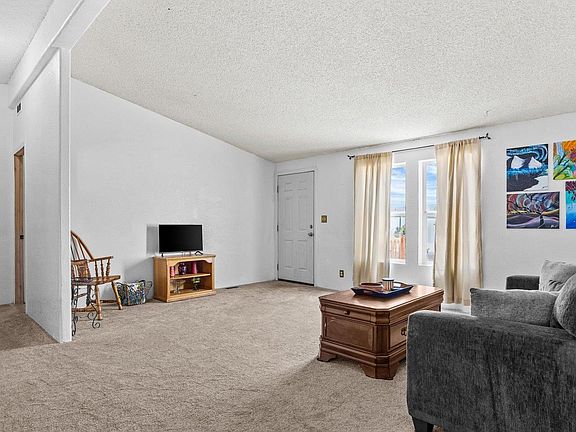 5th image of 2812 N Niagara Cir