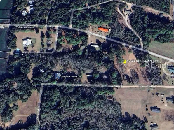 205 Sam Doyle Dr, Saint Helena Island, SC 29920