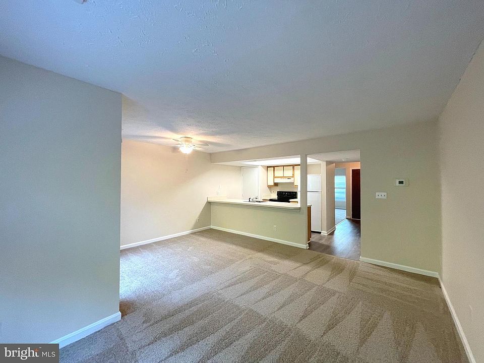 2nd image of 46365 Columbus Dr