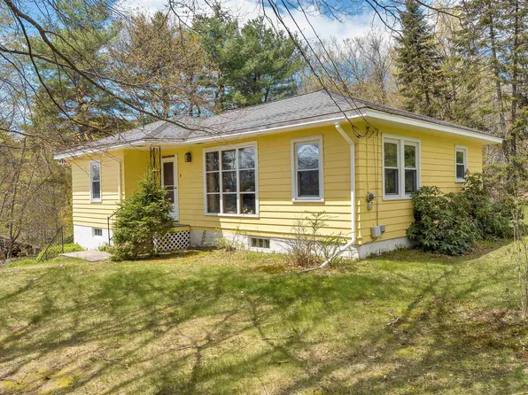 11 Clow Road, Wolfeboro, NH 03894