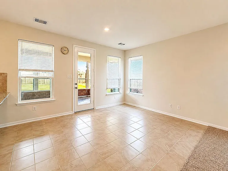 21114 Montego Bay Dr — Photo 5