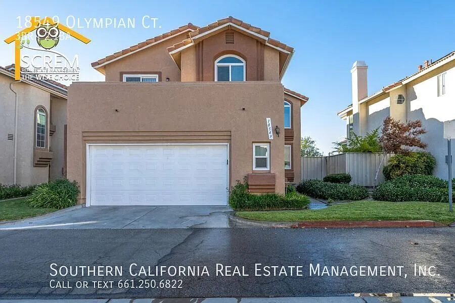 Updated Three Bedroom Home in Canyon Country — Photo 2