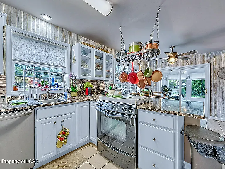 45 Marina Dr — Photo 6
