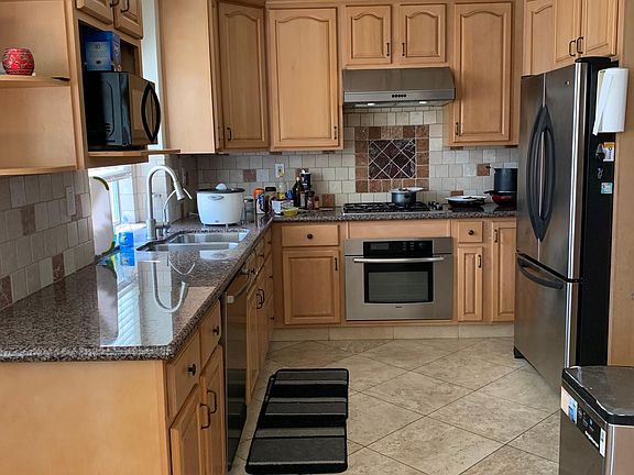 4th image of 278 Silverlake Dr
