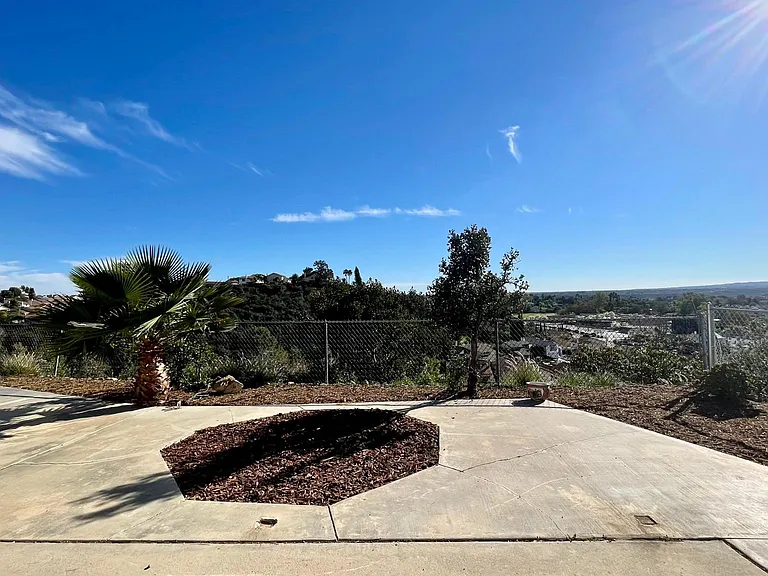 13556 Samantha Ave — Photo 35
