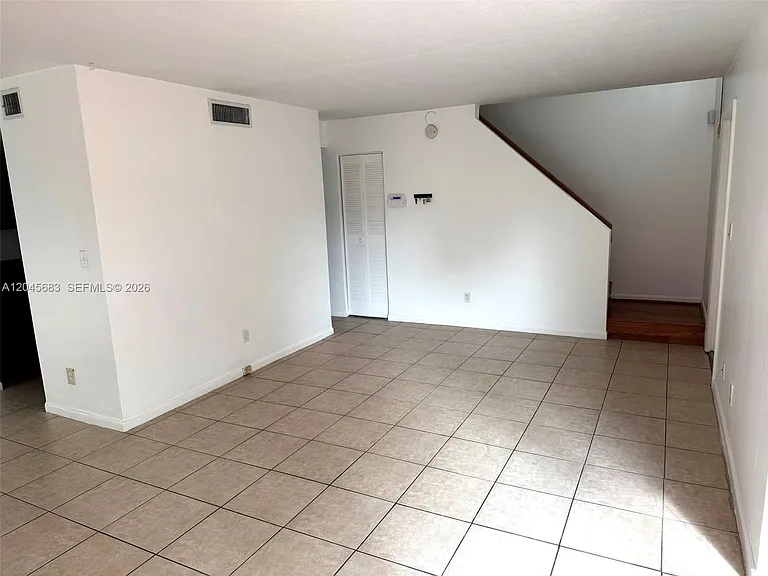 9112 SW 159th Ter #A — Photo 2