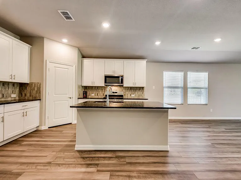 605 Cedar Springs Dr — Photo 12