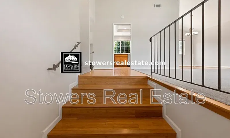 4 bed, 3.0 bath, 1947 sqft, $4,295 — Photo 4