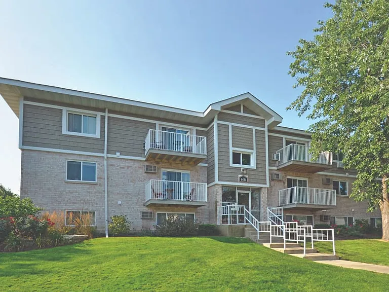 The Gates of Deer Grove Apartment Homes — Photo 22