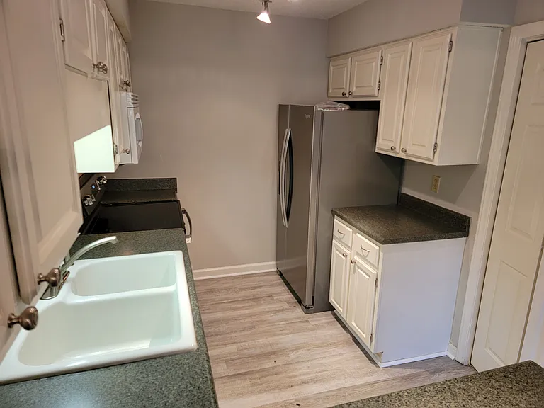 5009 Sharon Rd #C — Photo 10