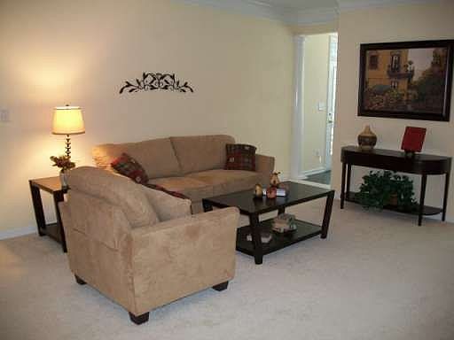 4th image of 110 Augusta Dr