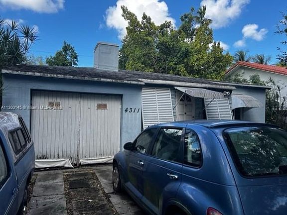 5th image of 4311 SW 13th Ter