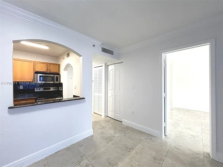 445 SW 11th St #1 — Photo 10