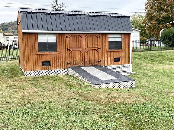 5th image of 926 Riverview Dr