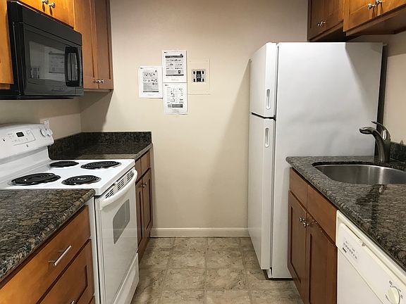 5th image of 5243 22nd Ave NE APT 3