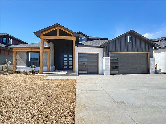 2nd image of 15517 Aparados Way