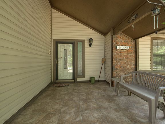 3rd image of 10704 E Maple Ave