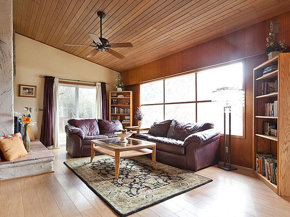 4th image of 1710 NE Lower Dr