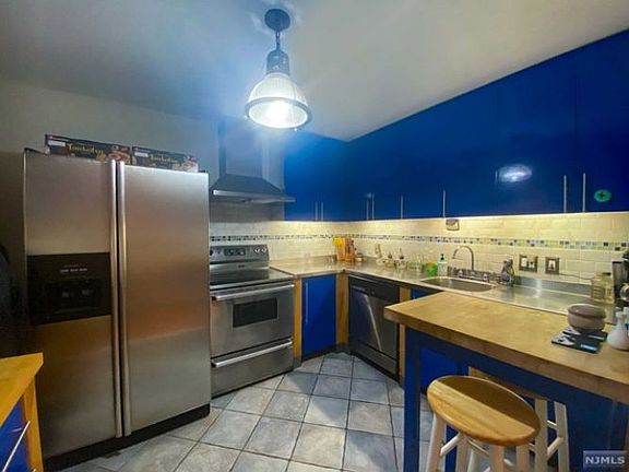 5th image of 2 Ann St APT S205