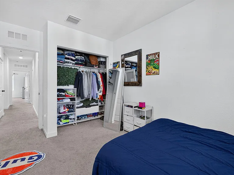 608 NE Waters Edge Ln — Photo 27