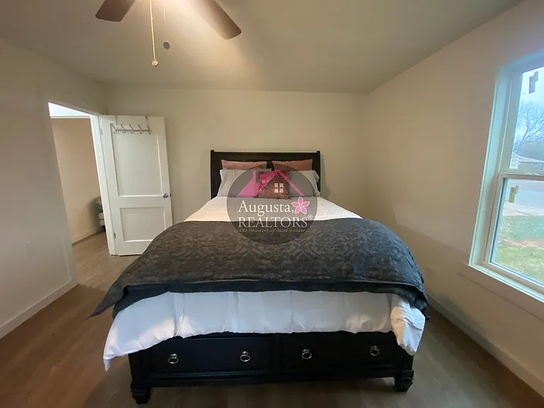1482 Burger St — Photo 7